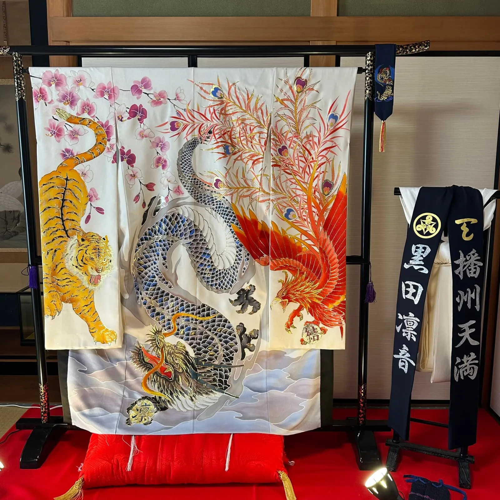 乗子衣裳の作品 龍・虎・鳳凰